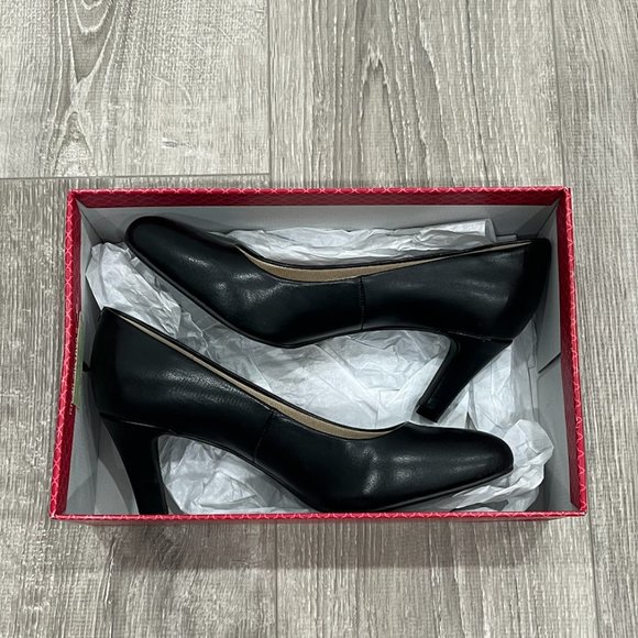 Kelly & Katie Wide Width Pump - Picture 4 of 7